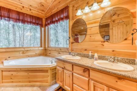 The Great Escape - Min From Parkway With Hot Tub Villa Gatlinburg Kültér fotó