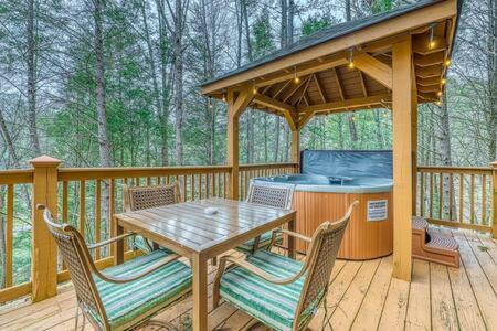 The Great Escape - Min From Parkway With Hot Tub Villa Gatlinburg Kültér fotó